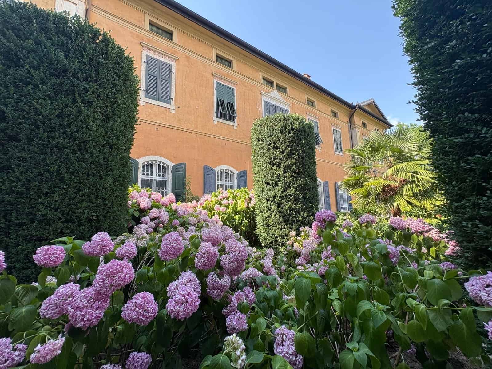 VENDESI A MEZZOLOMBARDO PORZIONE DI CASA