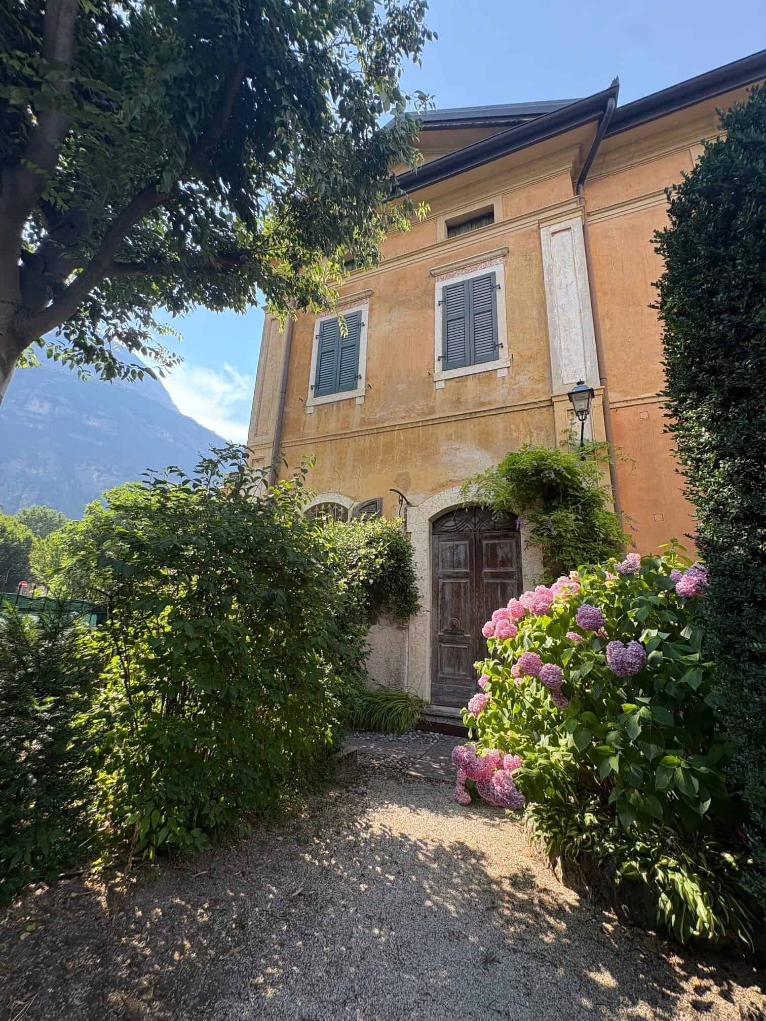 VENDESI A MEZZOLOMBARDO PORZIONE DI CASA