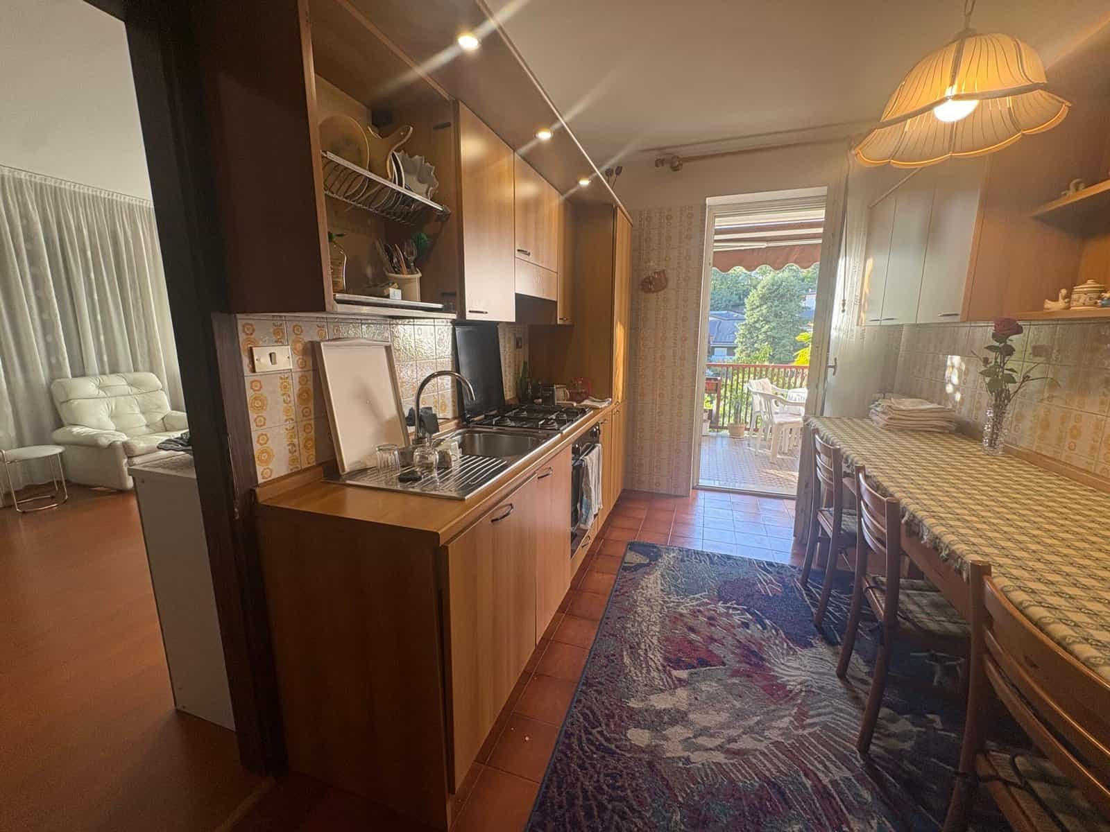 VENDESI CASA A SCHIERA A SAN DONÀ