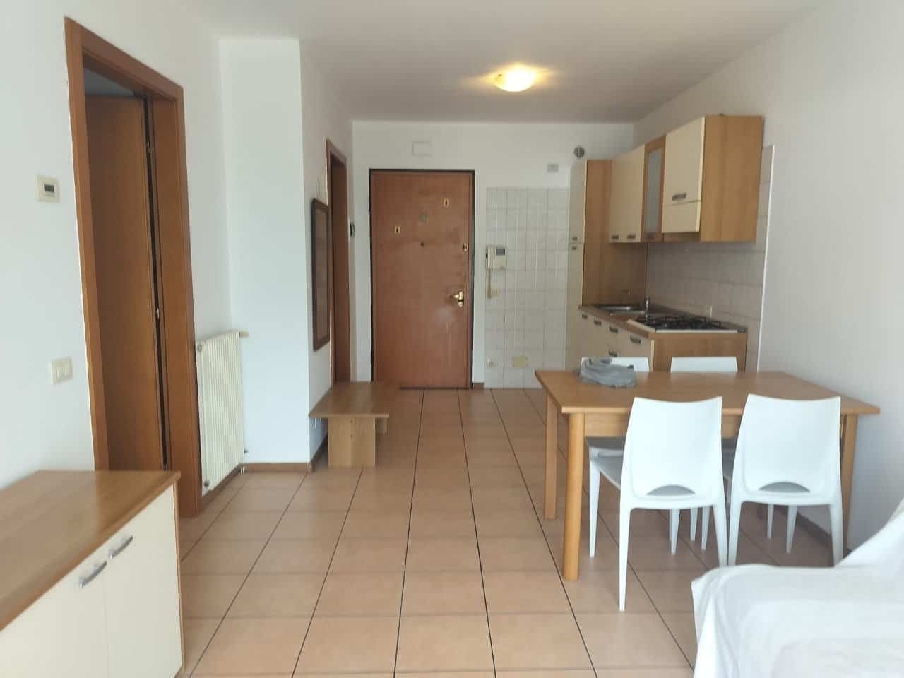 VENDESI MINIAPPARTAMENTO IN VIA STENICO